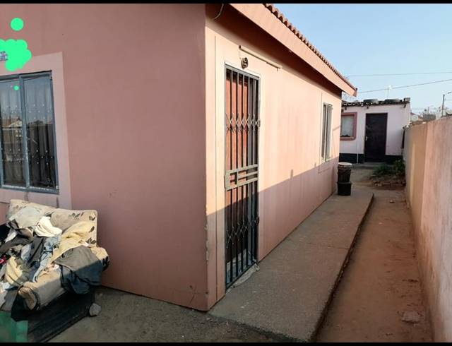 2 BEDROOM HOUSE FOR SALE IN PALM RIDGE EXT 2